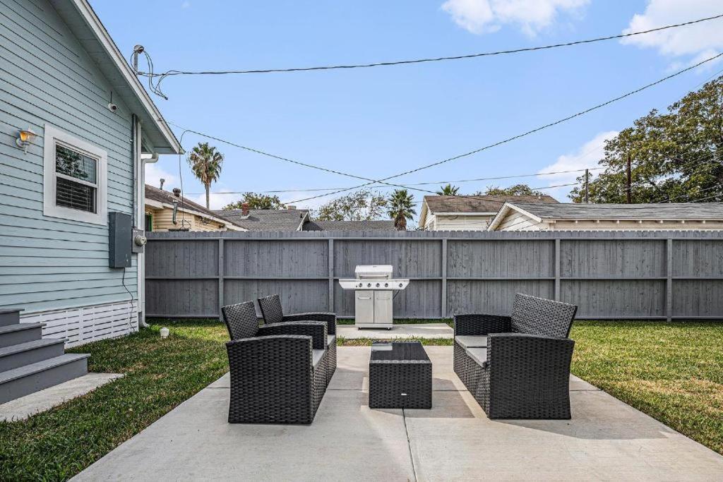 Вилла Island Dreams Oasis Galveston Retreat Экстерьер фото